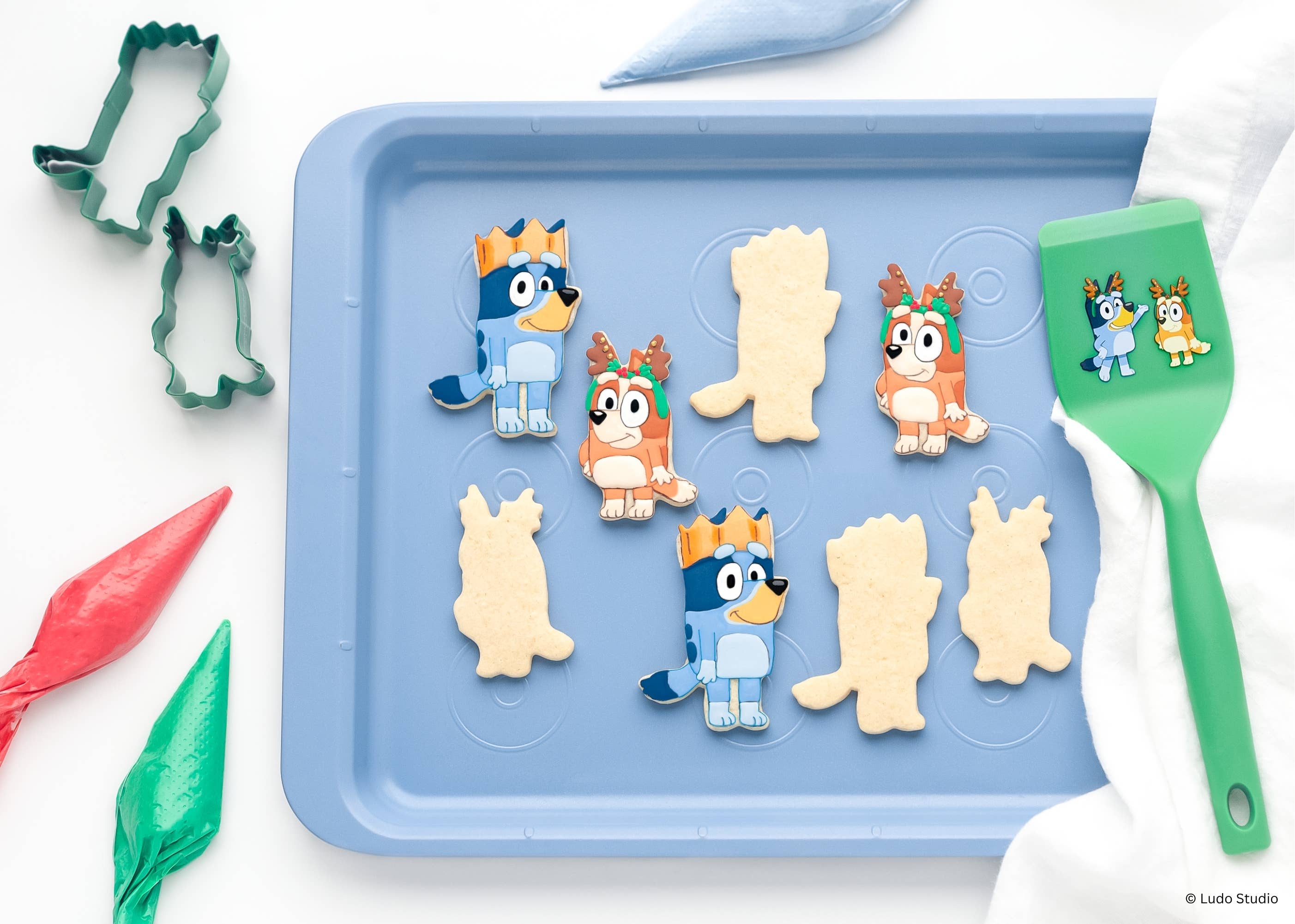 BLUEY Holiday Baking Set – Cookie Cutters & Tools